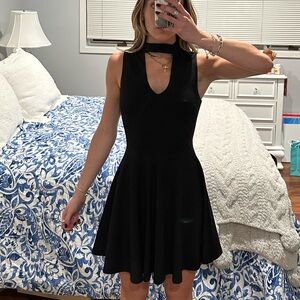 Lulus Keyhole black dress